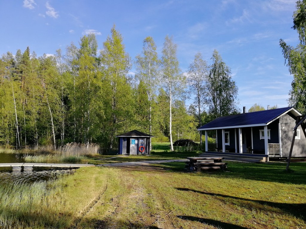 Tämän kuvan alt-attribuutti on tyhjä; Tiedoston nimi on sauna-ja-ranta.jpg